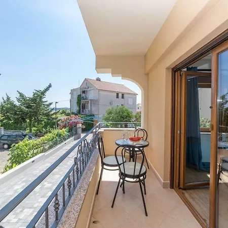 Iva Apartmani Vodice Exterior photo
