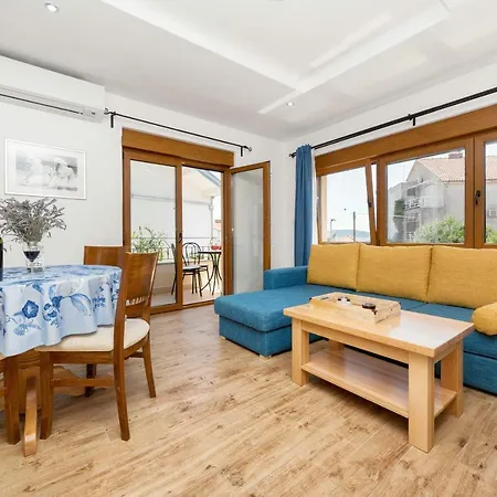 Iva Apartmani Vodice Exterior photo