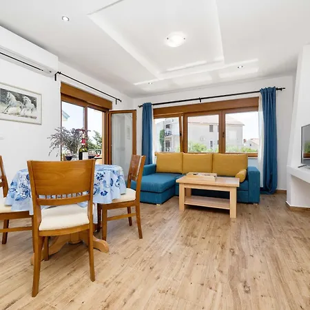 Iva Apartmani Vodice Exterior photo